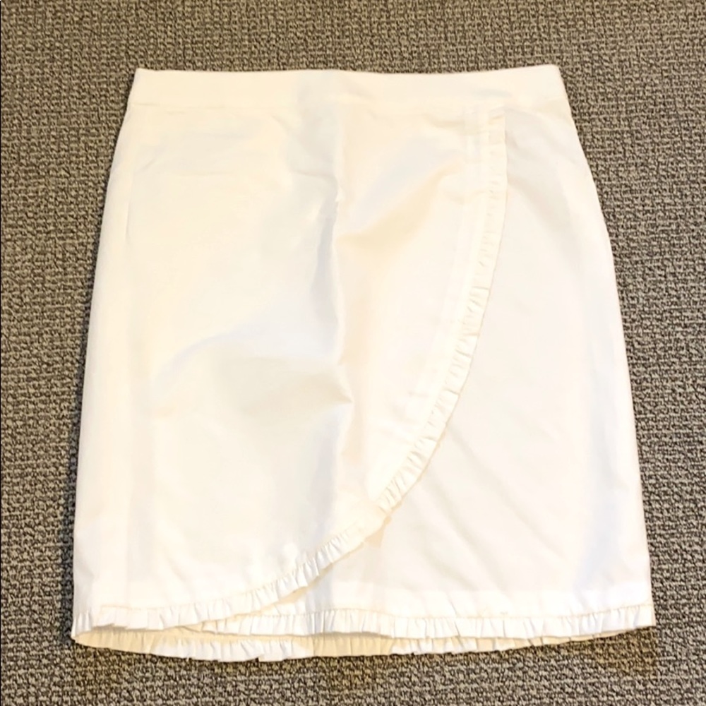 Pencil skirt with ruffle detail